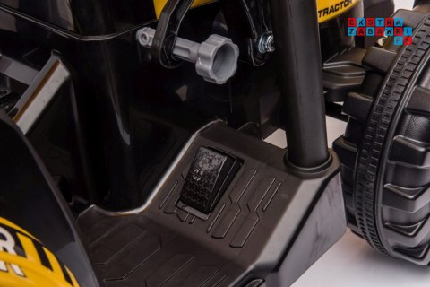 [JS3158B] Mega traktor D68 2x200W 24V/10Ah z łyżką i przyczepką ekoskóra, pilot, LED - żółty