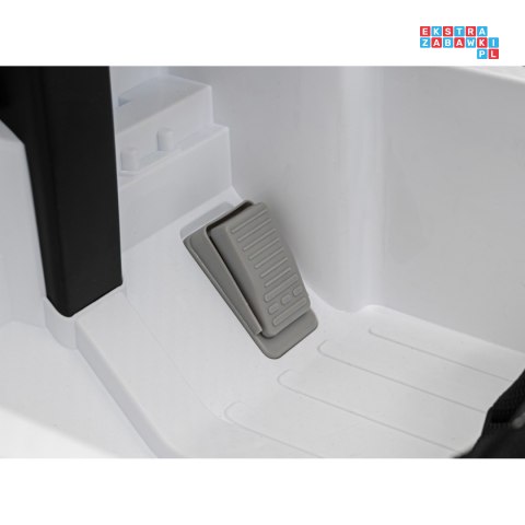 [BBH-0002] Mercedes AMG G63 na akumulator 2x25W 12V/4.5Ah Pilot MP3 LED Wolny Start EVA - biały