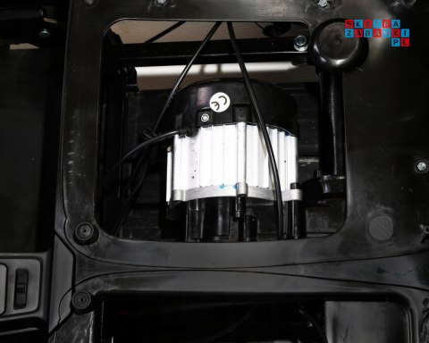 Perfecta Lift Pojazd na akumulator pompowane koła MP3 LED wolny start