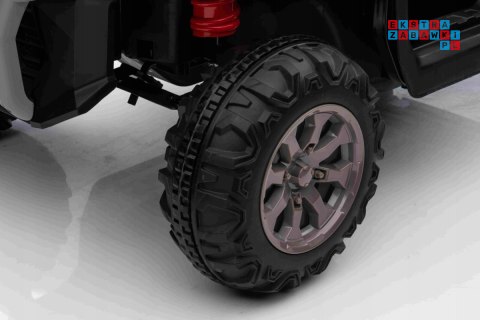 Pick-Up Speed 900 z napędem 4x4 Auto dla dzieci Ruchomy kiper Bagażnik Pilot Łopatka Audio LED