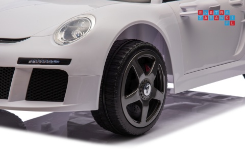 [BRD-2188] RUF CTR3 auto na akumulator 2x35W 12V/9Ah ekoskóra EVA