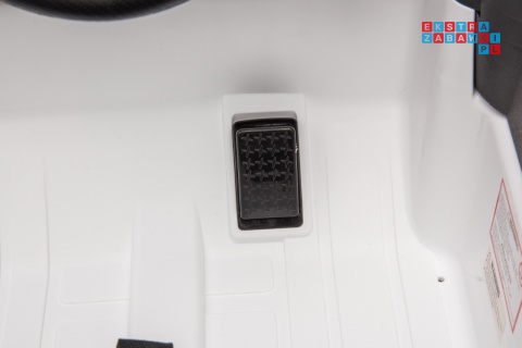 [PA.2155] Toyota Land Cruiser PRADO auto na akumulator 4x4 (2x20W i 2x35W) 12V/7Ah ekoskóra EVA