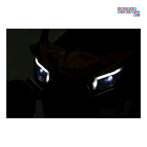 [XMX-631] Buggy Madman UTV-MX na akumulator 4x35W 12V/10Ah EVA LED ekoskóra - biały