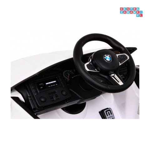 [SX2118] BMW M5 z funkcją DRIFT na akumulator 24V/7Ah pilot, siedzenie z PU, LED - biały