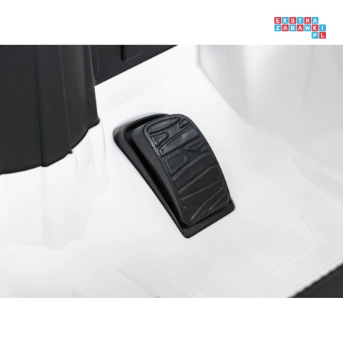 [QLS-8605] Land Rover Defender 110 SVX Concept na akumulator 2x100W 24V/7Ah EVA bluetooth ekoskóra - biały