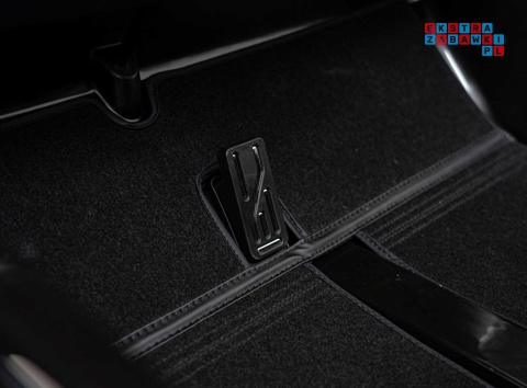 [DK-G63.STRONG] Mercedes Benz G63 AMG XXL STRONG MP4 dwuosobowy na akumulator 2x280W 24V/20Ah Panel MP4 Bluetooth - czarny