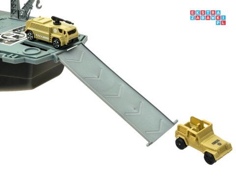 [ZA2355] Duży lotniskowiec wojskowy samoloty auta