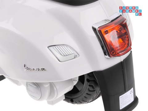 [PA0238] Motorek Skuter VESPA na akumulator 6V/4.5Ah - biały