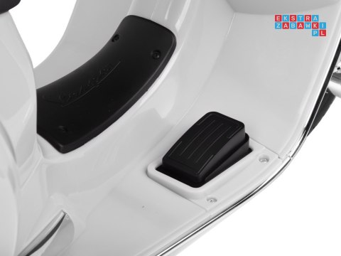[PA0333] Skuter elektryczny VESPA GTS Super na akumulator 2x30W 12V/4.5Ah ekoskóra LED panel muzyczny - biały