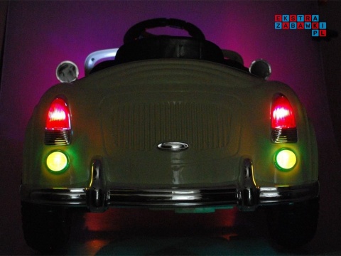 [PA0057] Eleganckie autko Retro na akumulator 2x12V 2x6V/4.5Ah lakierowane pilot - czerwony