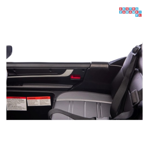 [BDM0990] Porsche Cayenne na akumulator 2x45W 12V/7Ah Bluetooth pilot EVA - czarny