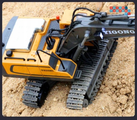 [BC1038] Koparka gąsienicowa zdalnie sterowana RC z pilotem 2.4GHz skala 1:20
