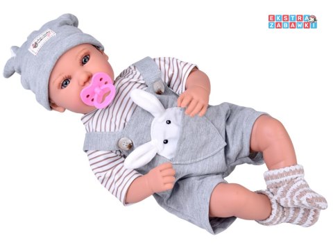[ZA5835 SZ] Lalka bobas interaktywna 46cm w niebieskich spodenkach akcesoria