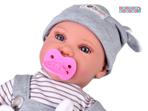 [ZA5835 SZ] Lalka bobas interaktywna 46cm w niebieskich spodenkach akcesoria