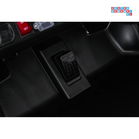 [JJ2599P] Auto policyjne RAM 3500 na akumulator 2x200W 24V/7Ah EVA ekoskóra - czarny [S]