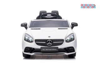 Biały Mercedes SLC 300 na akumulator - 2x45W, 12V/4.5Ah, EVA, LED, ekoskóra, panel audio, pilot - [9128]