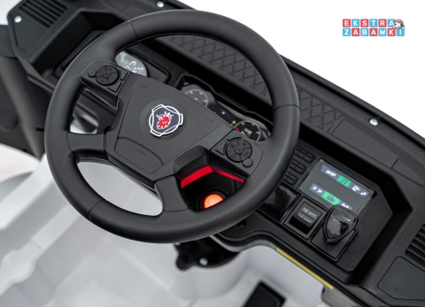 Biały TIR Scania R-Serie na akumulator - 4x35W 24V/7Ah, EVA, Bluetooth, ekoskóra - [HL698]