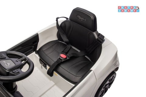 Biały Ford Mustang Mach-E na akumulator - 2x45W 24V/5Ah, EVA, LED, Bluetooth, ekoskóra, pilot [27657]