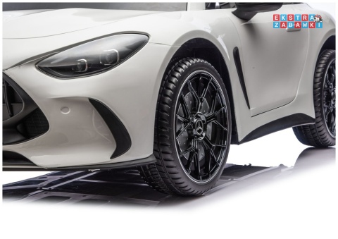 Biały Mercedes GT63 AMG DK-GT63 na akumulator - 4x200W 24V/14Ah, ekran LCD, BT, EVA, LED, ekoskóra, pilot [29022]