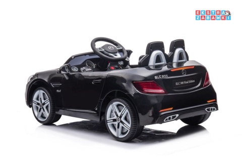 Czarny Mercedes SLC 300 na akumulator - 2x45W 12V/4.5Ah, EVA, LED, pilot, panel audio, hamulec automatyczny [9129]