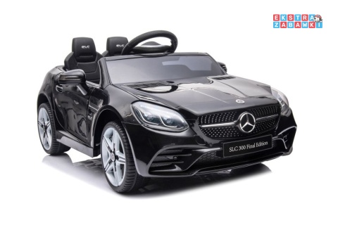 Czarny Mercedes SLC 300 na akumulator - 2x45W 12V/4.5Ah, EVA, LED, pilot, panel audio, hamulec automatyczny [9129]