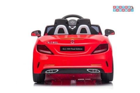 Czerwony Mercedes SLC 300 na akumulator - 2x45W 12V/4.5Ah, EVA, LED, pilot, panel audio, hamulec automatyczny [9130]
