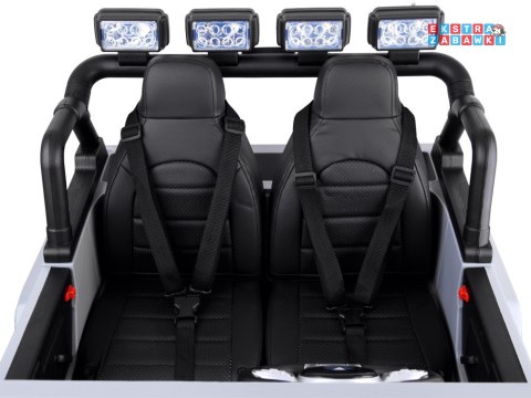 Toyota Land Cruiser dwuosobowa na akumulator - szary, 4x100W 24V/7Ah, EVA, ekoskóra, 3-punktowe pasy, pilot [PA0285]