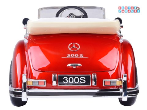 Czerwony Mercedes 300s lakierowana karoseria na akumulator - 2x35W 12V/7Ah, EVA, ekoskóra, BT, światła, pilot [PA0082]