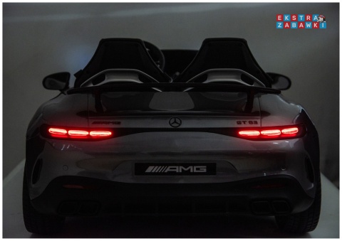 Szary Mercedes GT63 AMG DKGT63 z wyciszonymi silnikami na akumulator - 4x200W 24V/14Ah, ekran LCD, EVA, LED, ekoskóra [29031]