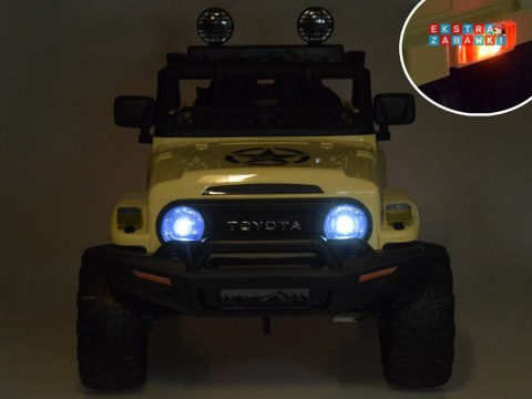 Toyota FJ Cruiser na akumulator - czerwony, 2x35W 12V/4.5Ah, pilot, EVA, ekoskóra, 3-punktowe pasy [PA0301]