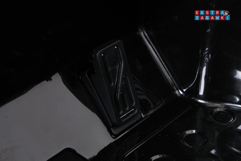 Czarny Jeep Wrangler Rubicon LIFT modelu JWR555 na akumulator - 4x200W 24V/7Ah, ekoskóra, EVA, Bluetooth, pilot [JWR556]