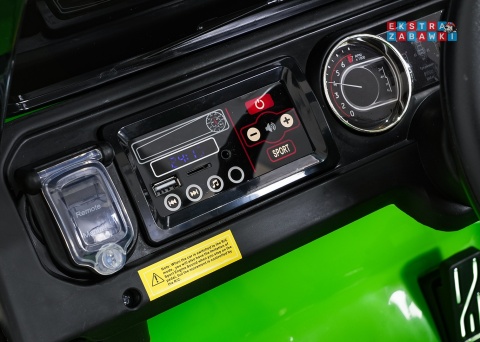 Zielony Jeep Wrangler Rubicon LIFT modelu JWR555 na akumulator - 4x200W 24V/7Ah, ekoskóra, EVA, Bluetooth, pilot [JWR556]