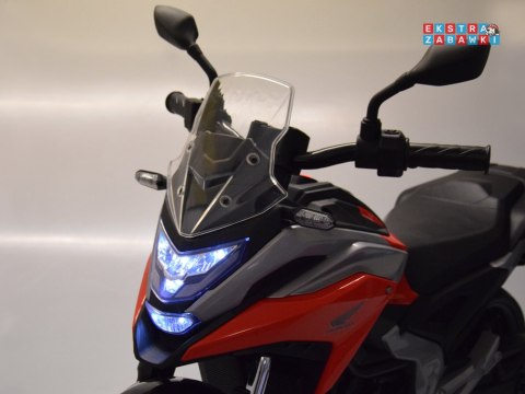 Motorek HONDA NC750X na akumulator - czerwony, 2x35W 12V/4.5Ah, panel muzyczny, LED, boczne kółka, elektryczny hamulec [PA0314]