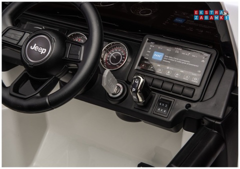 Biały Jeep Wrangler Rubicon LIFT modelu JWR555 na akumulator - 4x200W 24V/7Ah, ekoskóra, EVA, Bluetooth, pilot [JWR556]