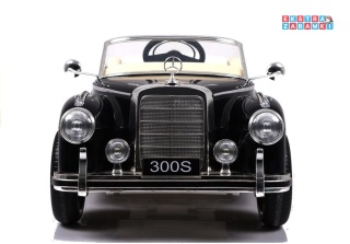 Mercedes 300S lakierowany na akumulator - czarny, 2x45W 12V/7Ah, pilot, do 5 km/h, EVA, ekoskóra, pasy, panel muzyczny [3922]