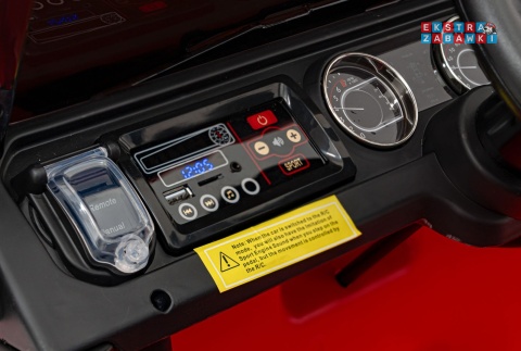 Jeep Wrangler Rubicon na akumulator - czerwony, 4x45W, 12V/10Ah, EVA, pilot, LED, MP3, BT - [JWR555]