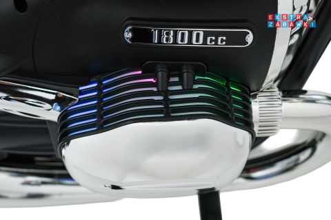 Motor BMW R18 na akumulator - zielony, 200W 24V/7Ah, silnik bezszczotkowy, koła pompowane, kółka boczne, ekoksóra, BT [SX8628]
