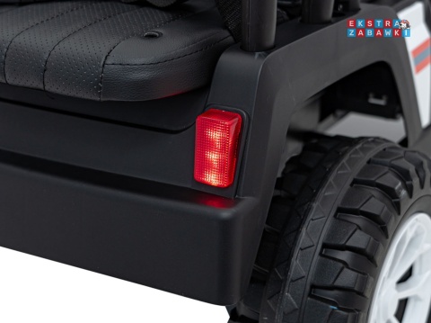 Champion buggy na akumulator dwuosobowy - biały, 2x200W 24V/9Ah, pilot, ekoskóra, EVA [XMX-650C]