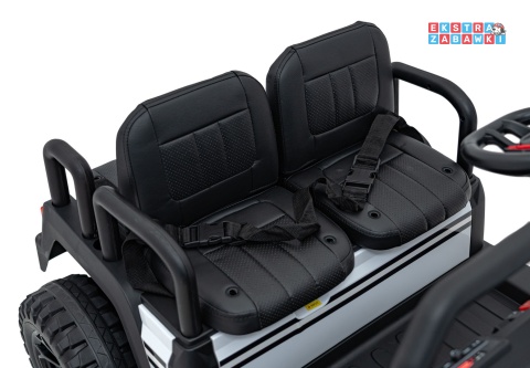 Champion buggy na akumulator dwuosobowy - czarny, 2x200W 24V/9Ah, pilot, ekoskóra, EVA [XMX-650C]