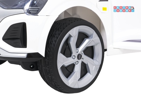 Audi SQ8 4x4 na akumulator - biały, 4x35W 12V/9Ah, pilot, EVA, LED, ekoskóra, pas, panel muzyczny [HZB-SQ8]
