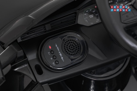 Audi SQ8 4x4 na akumulator - czarny, 4x35W 12V/9Ah, pilot, EVA, LED, ekoskóra, pas, panel muzyczny [HZB-SQ8]