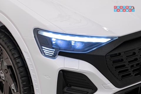 Audi SQ8 na akumulator - biały, 2x35W 12V/9Ah, ekoskóra, EVA, bluetooth [BRD-2168]