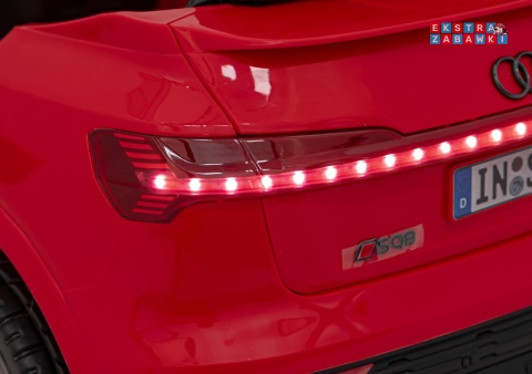 Audi SQ8 na akumulator - czerwony, 2x35W 12V/9Ah, ekoskóra, EVA, bluetooth [BRD-2168]